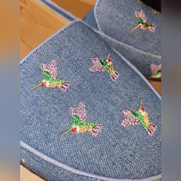 Hummingbird Embroidered Slip-On Cotton Twill Loafers - Picture 2 of 9